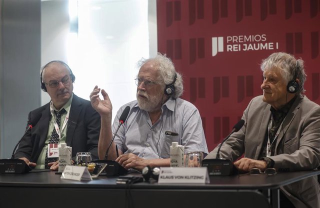 El Premio Nobel de Química 2022 Morten Meldan; el Premio Nobel de Física 2022, Anton Zeilinger y el Premio Nobel de Física 1985 Dr. Klaus Von Klitzing,  durante la celebración de la 35 edición de la reunión de los jurados de los Premios Rei Jaume