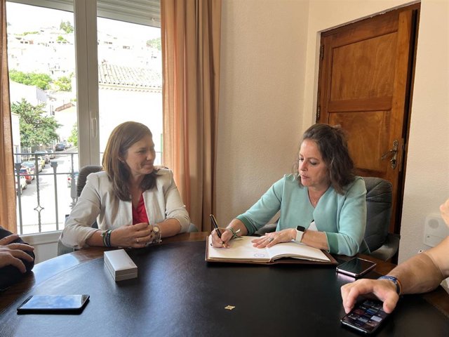 Catalina García durante su visita institucional al Ayuntamento de La Puerta de Segura