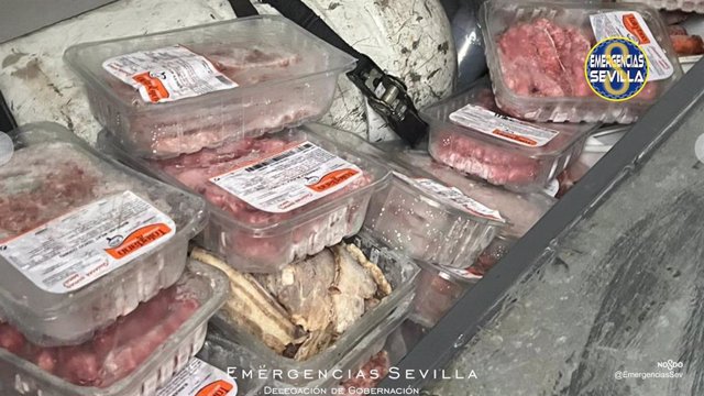 Carne congelada intervenida en los alrededores del estadio de la Cartuja con motivo del doble concierto de Manuel Carrasco.