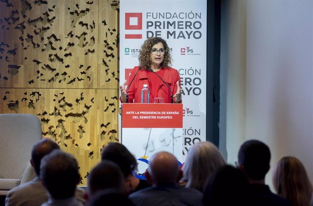 La ministra de Hacienda y Función pública, María Jesús Montero interviene durante la jornada 'La nueva gobernanza europea y la fiscalidad en España', en el Aula 1 de Caixaforum, a 6 de junio de 2023, en Madrid (España). 
