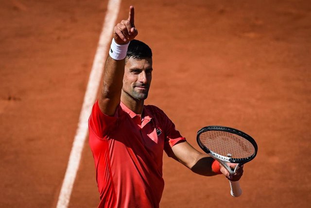 El tenista serbio Novak Djokovic celebra una victoria en Roland Garros 2023