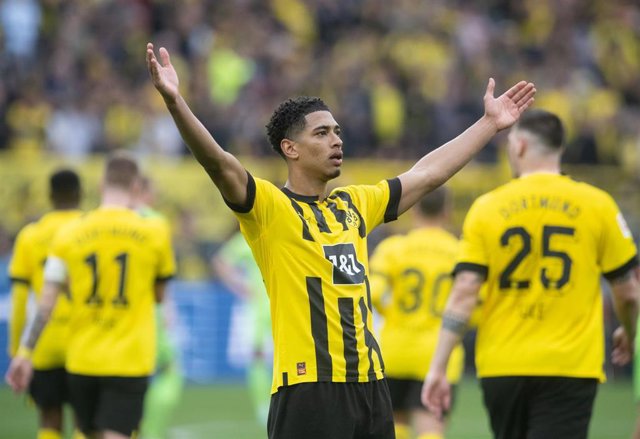 El centrocampista inglés Jude Bellingham celebra un gol con el Borussia Dortmund