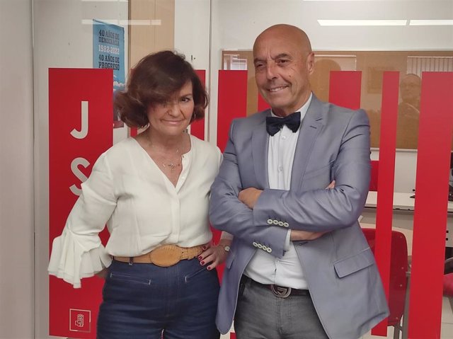 Archivo - Carmen Calvo y Antonio Hurtado, en la sede del PSOE de Córdoba.