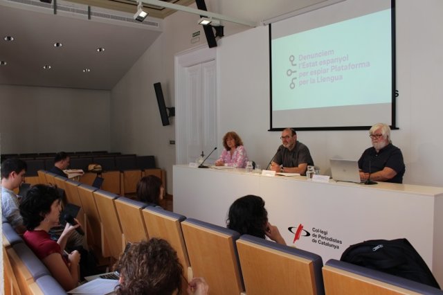 Roda de premsa de Plataforma per la Llengua