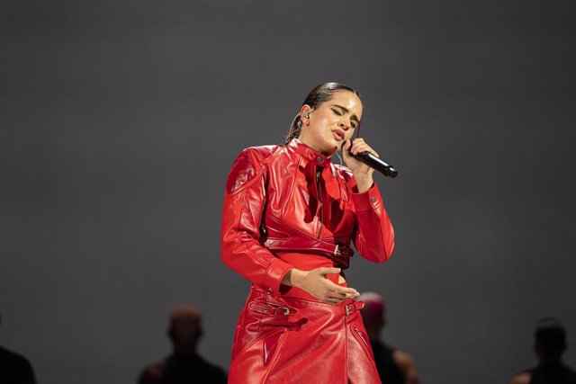 Archivo - La cantante Rosalía actúa dentro de su gira ‘Motomami Tour’ en el Palau Sant Jordi, a 23 de julio de 2022, en Barcelona