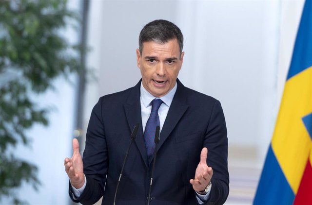 Pedro Sánchez recibe al primer ministro del Reino de Suecia, Ulf Kristersson