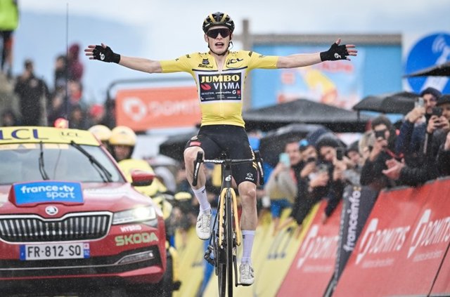 El ciclista danés Jonas Vingegaard (Jumbo-Visma) se impone en la séptima etapa del Critérium du Dauphiné