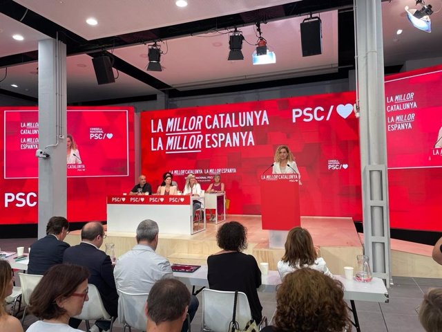 La presidenta del Congreso, Meritxell Batet, en el Consell Nacional del PSC.