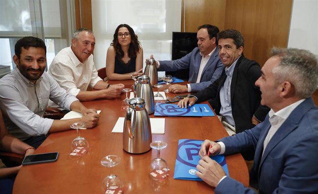 Reunión entre Compromís y el PPCV para formar el futuro Consell