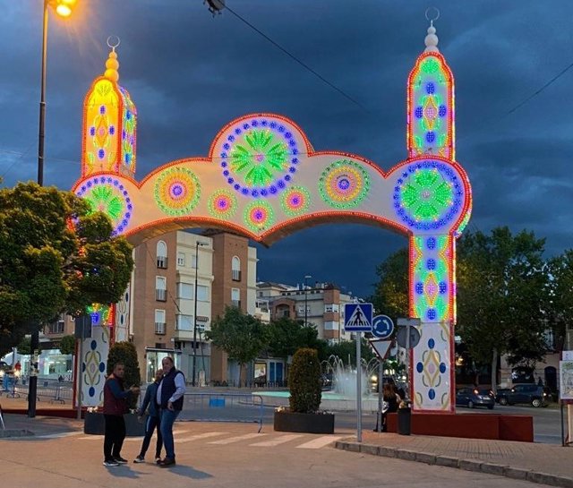 Archivo - Una de las portadas de la Feria de Mairena levantada en la edición del pasado año.