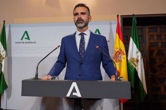 El consejero de Sostenibilidad, Medio Ambiente y Economía Azul y portavoz del Gobierno, Ramón Fernández Pacheco, en la rueda de prensa posterior al Consejo de Gobierno andaluz en el Palacio de San Telmo, a 12 de junio de 2023 en Sevilla (Andalucía, España