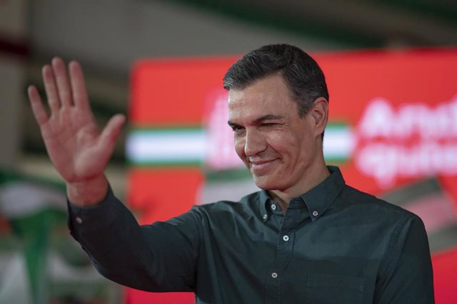 Archivo - El secretario general del PSOE y presidente del Gobierno, Pedro Sánchez, en un acto en Dos Hermanas el 28 de mayo de 2022. (Foto de archivo).