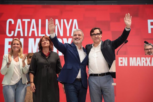 El candidat del PSC a l'alcaldia de Barcelona, Jaume Collboni, i el líder del partit, Salvador Illa