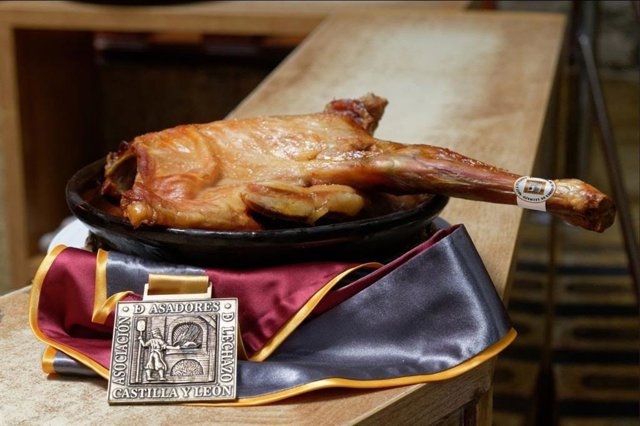 Decepción de asadores de CyL ante el silencio de la Junta a su petición de declarar el lechazo como BIC Inmaterial.