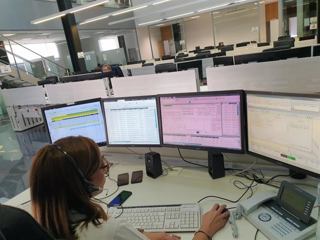 Archivo - Sala de control del 112 Andalucía.