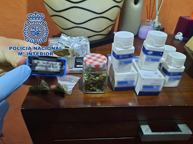 Nota De Prensa: "La Policía Nacional Detiene A Una Pareja Por Falsificar Recetas Médicas"