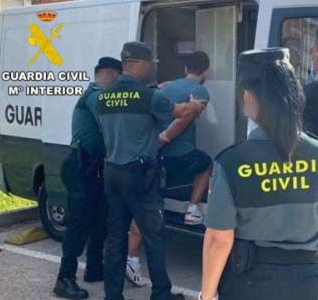 Detención del presunto tironero en Níjar (Almería)