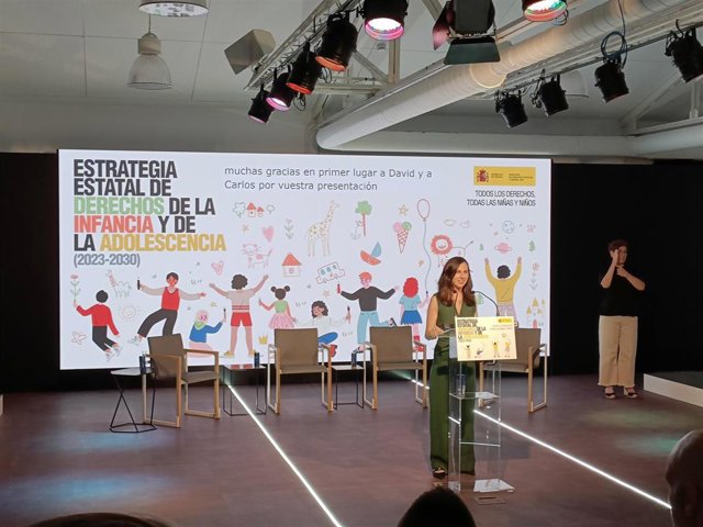 La ministra de Derechos Sociales y Agenda 2030, Ione Belarra, en la presentación de la Estrategia de Infancia.