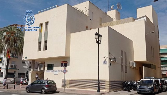 Nota De Prensa + Foto "La Policía Nacional Detiene A Un Joven Por Una Agresión A Una Mujer Transexual En Fuengirola"