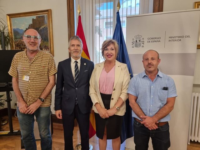 Grande-Marlaska se reune con la Federación Plataforma Trans y el Observatori contra lhomofobia de Cataluña