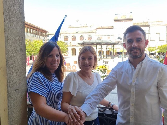 Acuerdo de gobernabilidad en Haro entre PP, Cs y Vinea, que hará alcaldesa de Guadalupe Fernández -en el centro de la imagen-