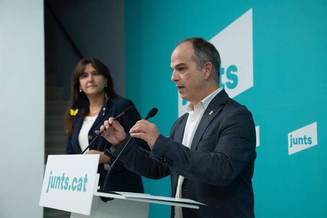 Archivo - El secretari general de Junts, Jordi Turull, i la presidenta del partit, Laura Borràs