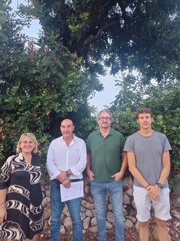 El candidato del PP en Bunyola, Joan Toni Riera, junto al candidato de Som Avi-El PI, Miquel Ballester.