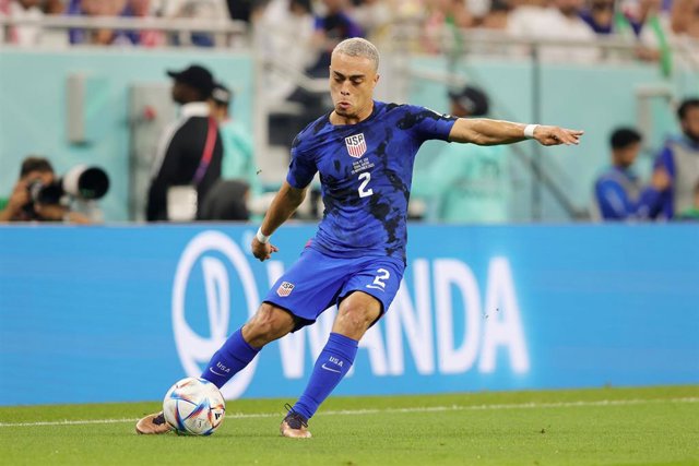 Archivo - Sergino Dest of USA during the FIFA World Cup 2022, Group B football match between Iran and United States on November 29, 2022 at Al Thumama Stadium in Doha, Qatar - Photo Sebastian El-Saqqa / firo Sportphoto / DPPI