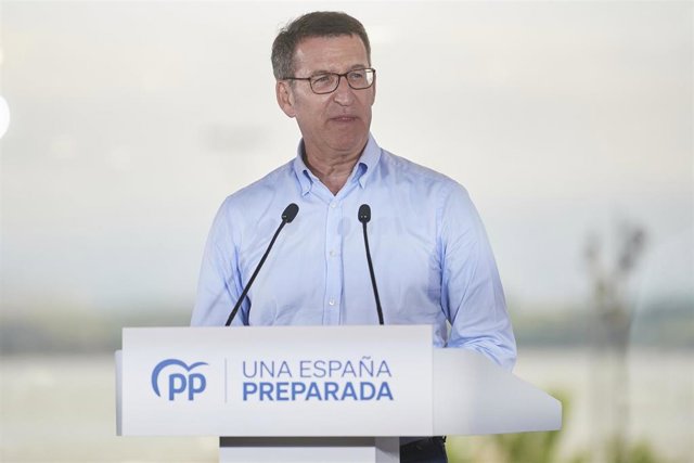 El presidente del Partido Popular, Alberto Núñez Feijóo, interviene durante la Junta Directiva regional del partido, en el Hotel Bahía de Santander, a 14 de junio de 2023, en Santander, Cantabria (España). 