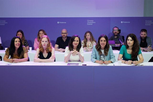 La secretaria general de Podemos y ministra de Derechos Sociales y Agenda 2030, Ione Belarra, participa junto a la ministra de Igualdad, Irene Montero, en el Consejo Ciudadano de partido en la sede Podemos, a 17 de junio de 2023, en Madrid (España). Podem