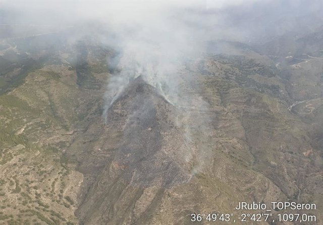 Incendio forestal en el paraje Rambla Carcauz de Vícar