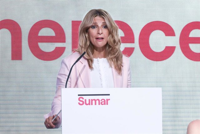 La vicepresidenta segunda del Gobierno y ministra de Trabajo y Economía Social, y fundadora de Sumar, Yolanda Díaz; interviene durante un acto político ‘La España que merecemos’ con motivo de las próximas elecciones generales del 23, en Espacio Rastro, a 