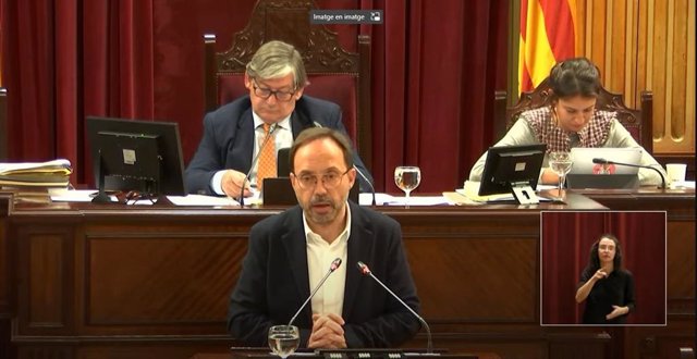 Archivo - El diputado de Més per Menorca Josep Castells.