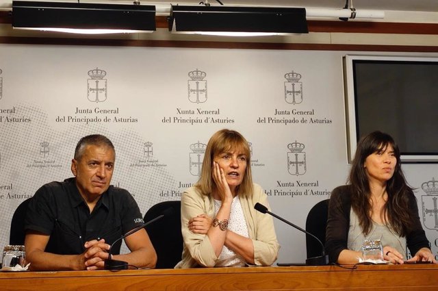 Xune Elipe, Covadonga Tomé y Laura Tuero, de Podemos Asturias