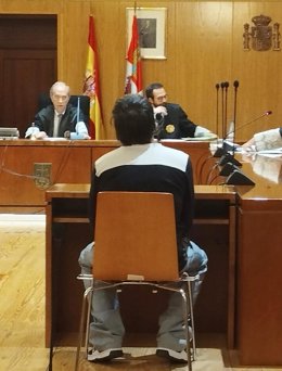 El presunto traficante comparece ante la Audiencia de Valladolid donde ha rechazado cualquier implicación con la mercancía ocupada en el inmueble.
