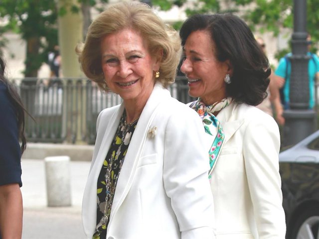 La Reina Sofía y Ana Botín a su llegada a la reunión anual del Círculo Internacional de la Escuela Superior de Música Reina Sofía