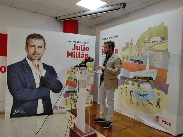 Julio Millán durante la rueda de prensa