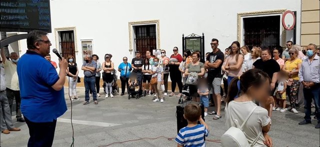 Archivo - Concentración este domingo en Morón por la desaparición del menor con discapacidad vecino del pueblo