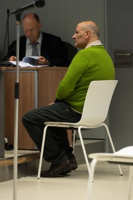 El procesado, O. P. R durante la primera jornada del juicio por el ‘Caso Entrena’