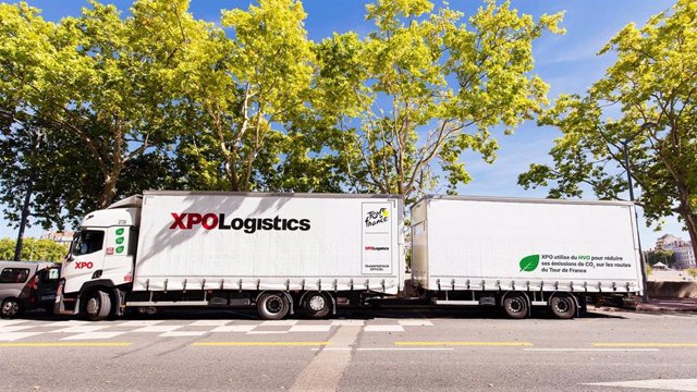 Archivo - XPO Logistics amplía el uso de biocombustible sostenible en el Tour de Francia de 2022.