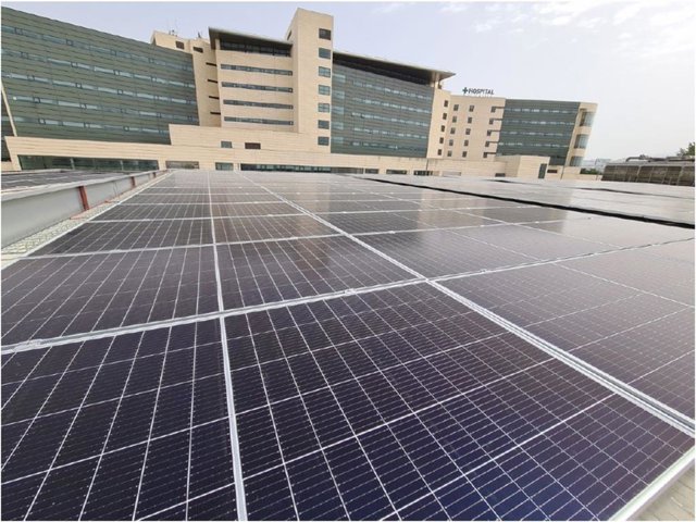 Archivo - Hospital Clínico, en el PTS, en imagen de archivo