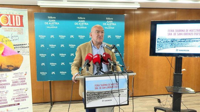 El alcalde de Valladolid, Jesús Julio Carnero, durante la presentación de la Feria taurina de la Virgen de San Lorenzo.