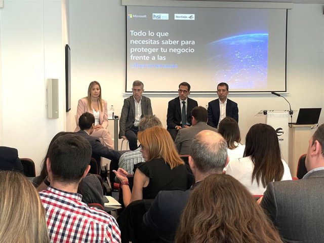 Una jornada organizada por Ibercaja, en colaboración con Microsoft y HSI, aborda la protección de las pymes aragonesas frente a los ciberataques.