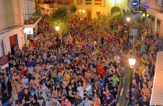 Archivo - Carrera del Agua para festejar la Noche de San Juan, en imagen de archivo