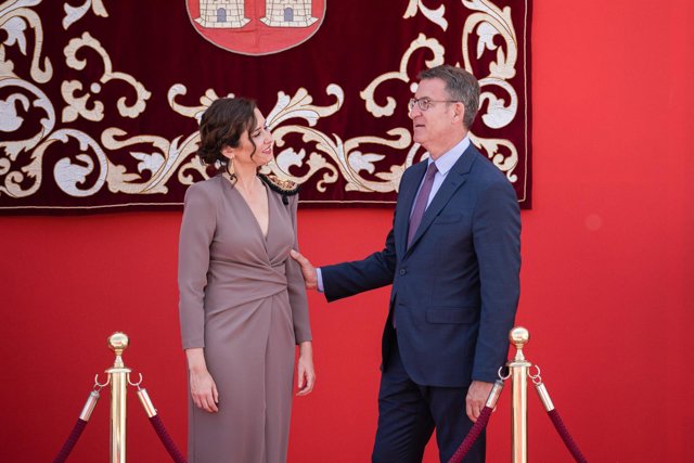 Archivo - El presidente del Partido Popular, Alberto Núñez Feijóo, y la presidenta electa de la Comunidad de Madrid, Isabel Díaz Ayuso