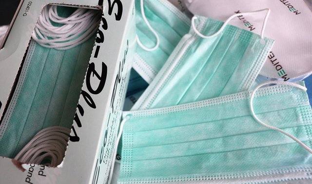 Archivo - Varias mascarillas.