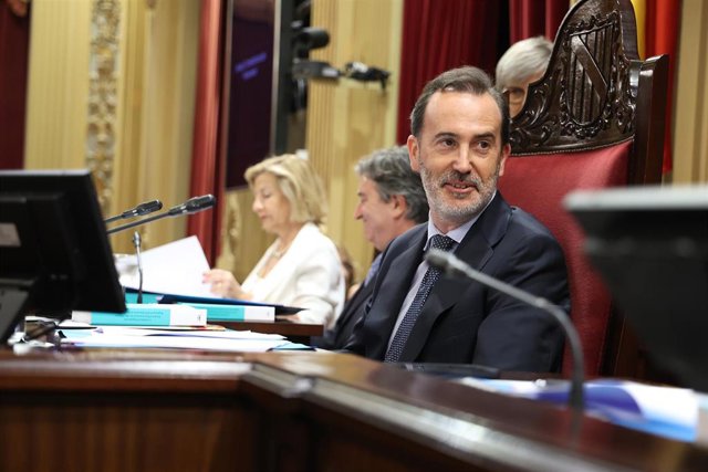 El nuevo presidente del Parlament balear, Gabriel Le Senne, durante la sesión de constitución del Parlament balear
