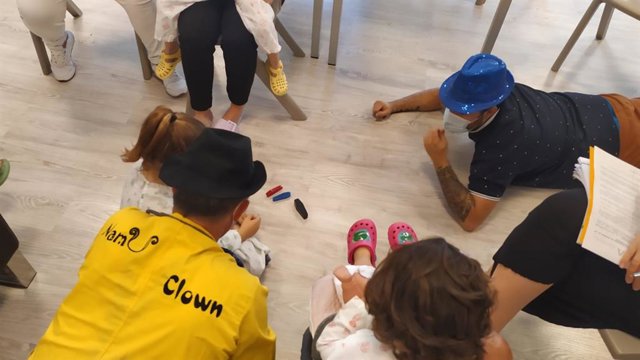 Fiesta de fin de curso en el aula del Hospital Materno-Infantil.