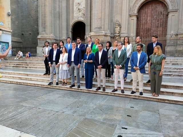 Foto de familia de candidatos del PP de Granada a Congreso y Senado el 23J