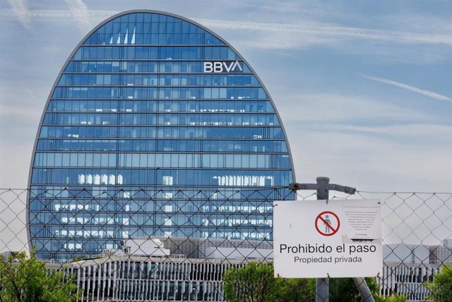 Archivo - Fachada del banco del BBVA en la ciudad del BBVA, a 10 de abril de 2023, en Madrid (España). La Ciudad BBVA es un complejo de siete edificios que alberga la actual sede operativa de la entidad bancaria española Banco Bilbao Vizcaya Argentaria. E